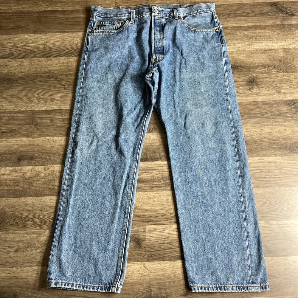 VTG Levi's 501 Men's Blue Denim Jeans 37x29 Actual Medium Wash Button Fly